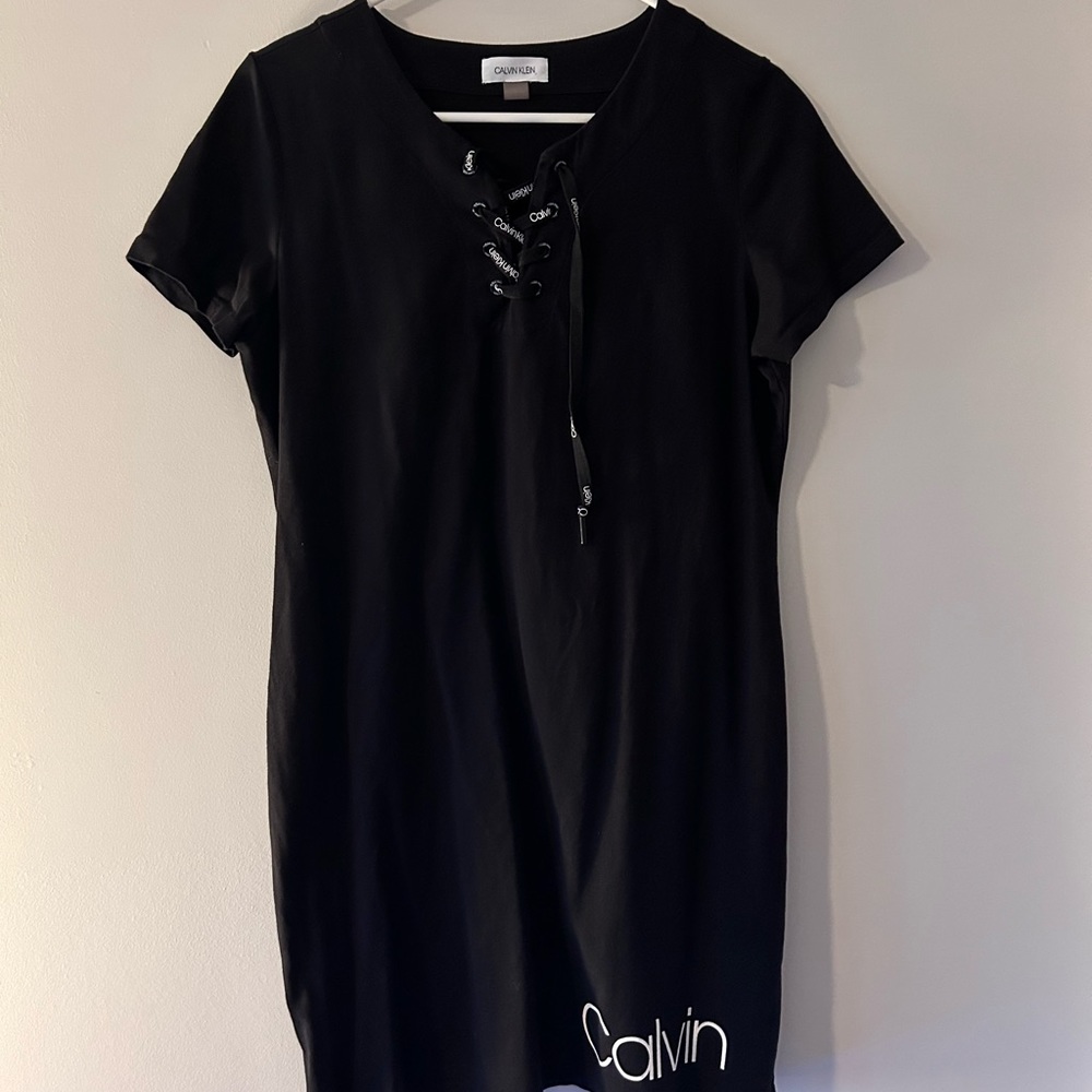 CALVIN KLEIN • Black T-Shirt Dress • - Picture 4 of 9